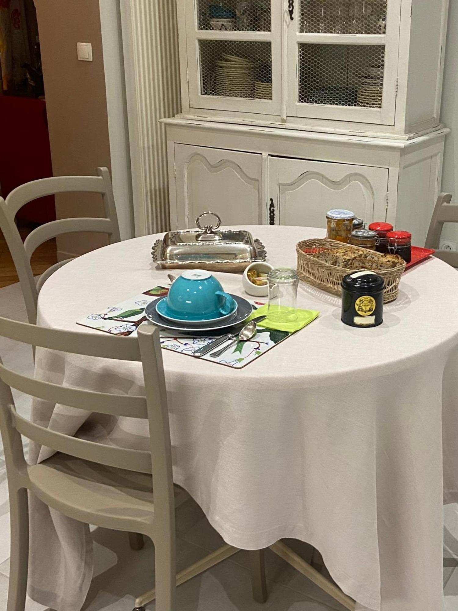 Calme , Proche Du Centre, Grande Terrasse, Petit Dejeuner Bordeaux Luaran gambar